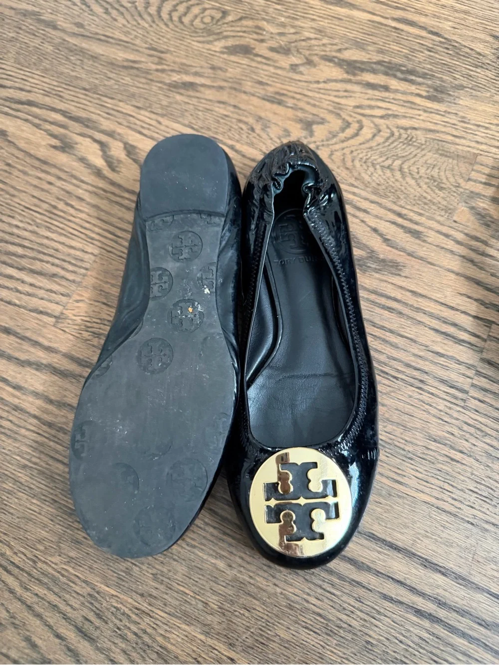 Tory Burch Black Patent Leather Reva Ballet Flats with Gold Logo size 6